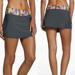 Fabletics Gray & Multicolor Workout Skort Size Small